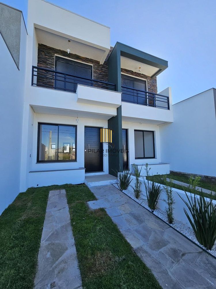Casa 2 dormitórios no bairro Hípica