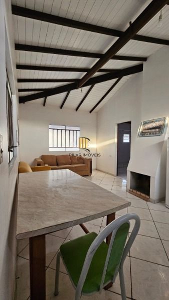 Casa em Porto Alegre, no bairro Hípica, à venda.