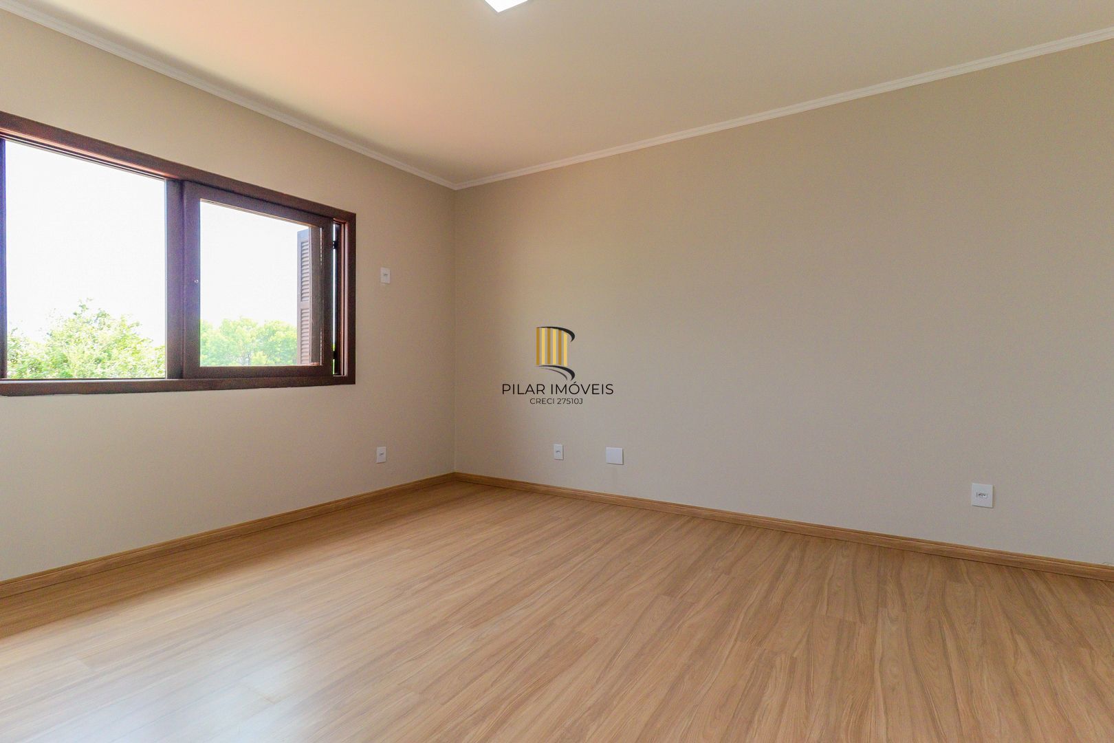 Excelente residência com 4 dormitórios