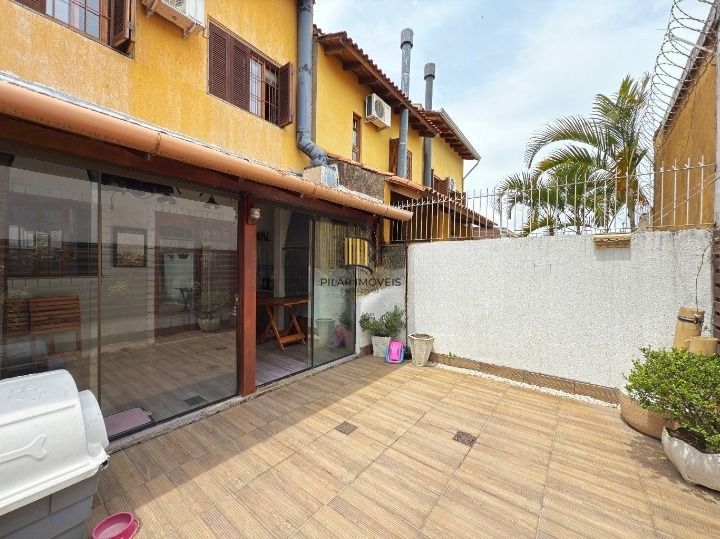 Casa de Condomínio 3 dormitórios no bairro Hípica