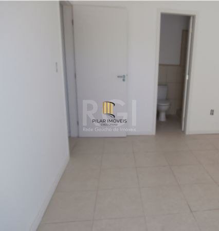 Casa Condominio em Porto Alegre, no bairro Vila Jardim, com 2 dormitório(s), e 2 banheiros, à venda.