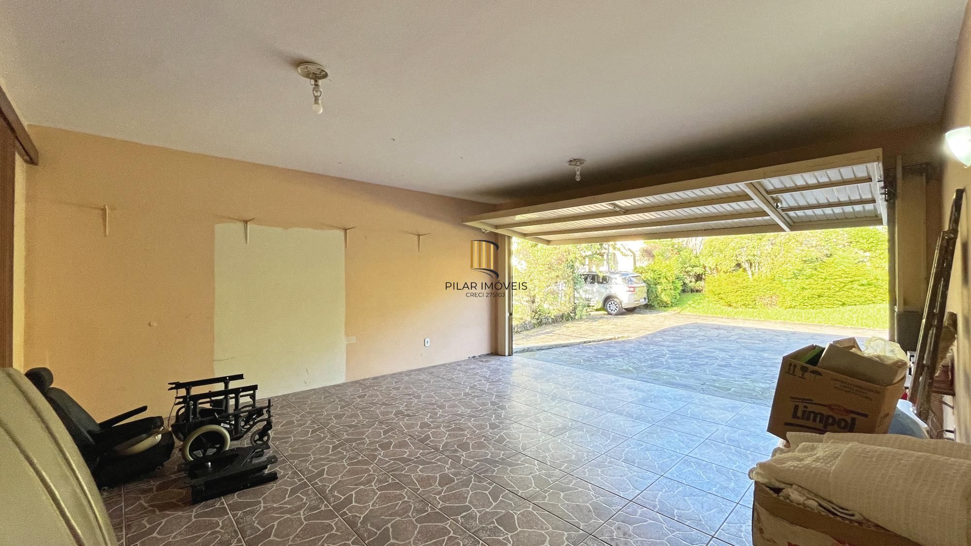 Casa 4 dormitórios no bairro Glória