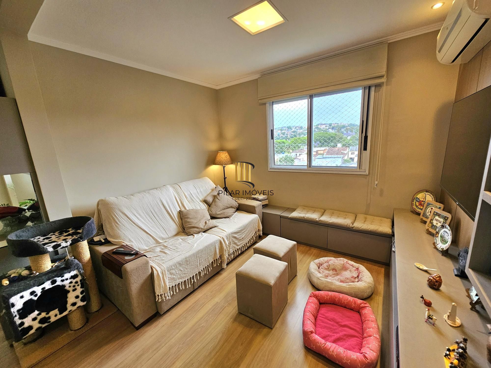 Lindo apartamento 2 dorm com suite e churrasqueira no bairro Cristal!