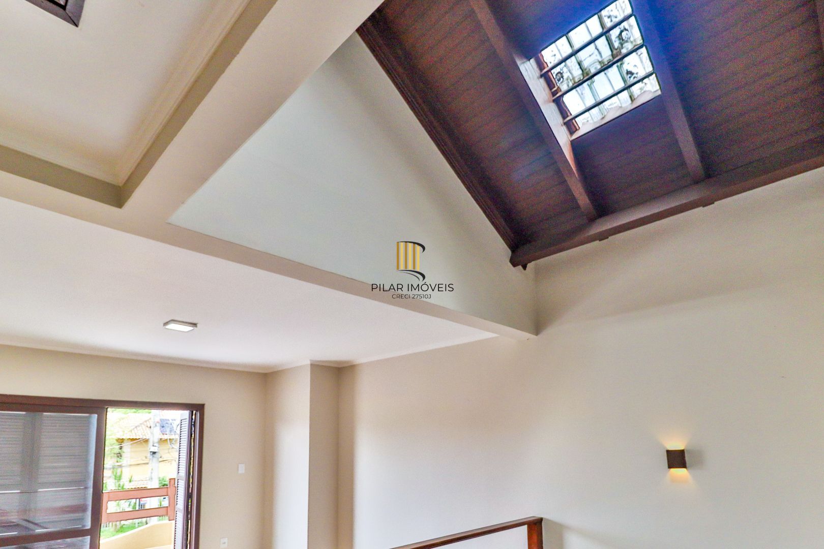 Excelente residência com 4 dormitórios