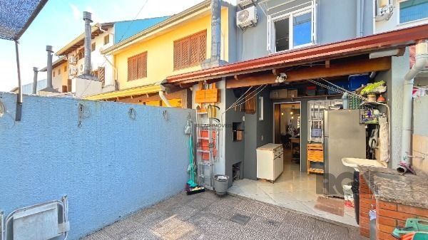 Casa Condominio em Porto Alegre, no bairro Cavalhada, com 3 dormitório(s), e 3 banheiros, à venda.