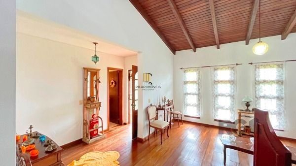Casa para Venda - 235.64m², 3 dormitórios, sendo 1 suites, 3 vagas - Guarujá