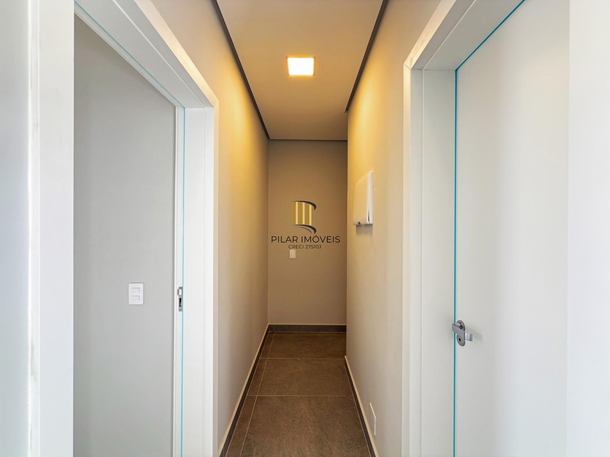 Residência nova em condomínio com 3 dormitórios