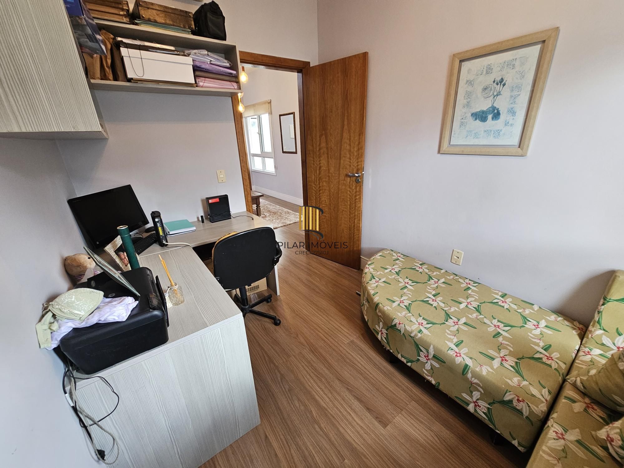 Casa 3 dormitórios no bairro Hípica