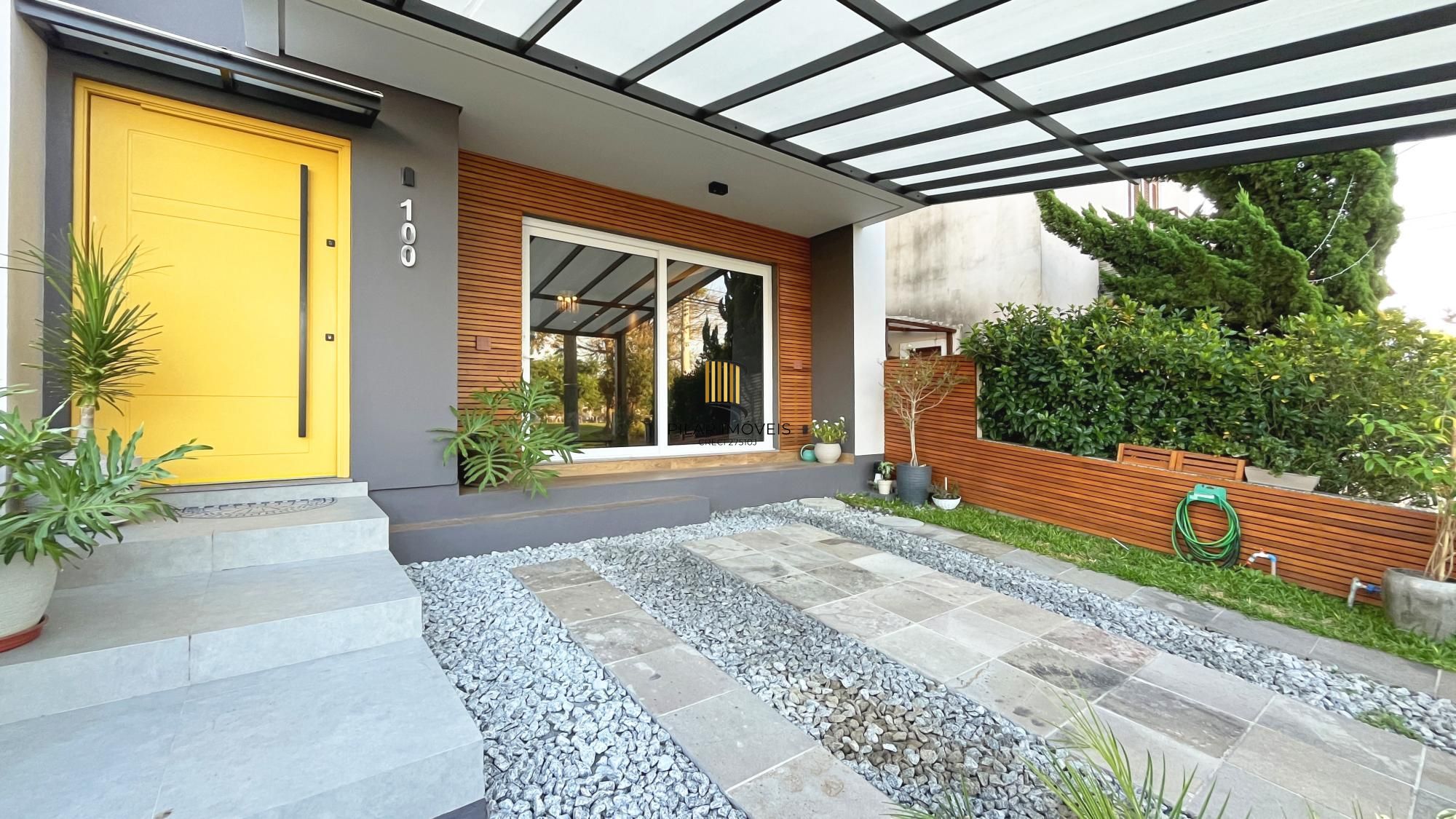 Casa à venda com 174m², 3 dormitórios, 3 suítes, 2 vagas, no bairro Hípica em Porto Alegre