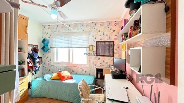 Casa Condominio em Porto Alegre, no bairro Vila Nova, com 3 dormitório(s), e 3 banheiros, à venda.