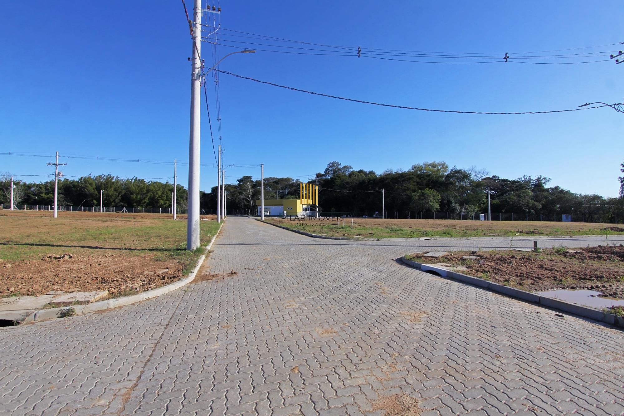 Casa de Condomínio 3 dormitórios no bairro Campo Novo