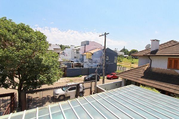 Casa 3 dormitórios no bairro Hípica
