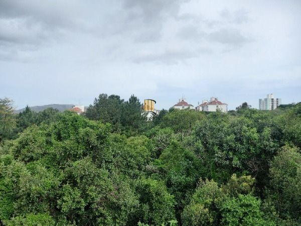 Apartamento em Porto Alegre, no bairro Cavalhada, com 2 dormitório(s), e 2 banheiros, à venda.