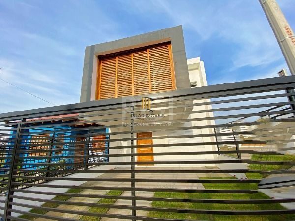 Casa para Venda - 217m², 3 dormitórios, sendo 1 suites, 2 vagas - Hípica