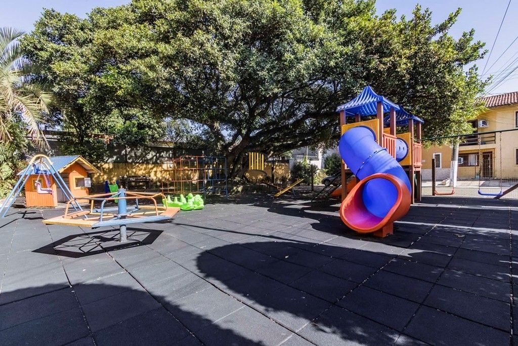 Casa de Condomínio 3 dormitórios no bairro Hípica