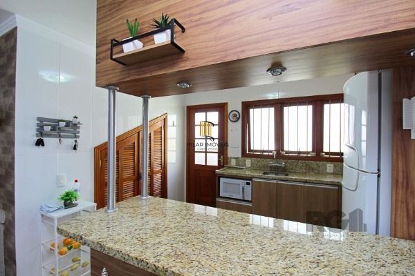 Casa Condominio para Venda - 197m², 3 dormitórios, sendo 1 suites, 2 vagas - Tristeza