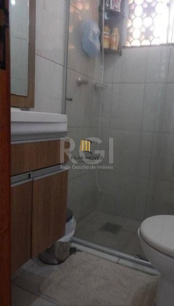 Apartamento em Porto Alegre, no bairro Cristal, com 2 dormitório(s), e 2 banheiros, à venda.