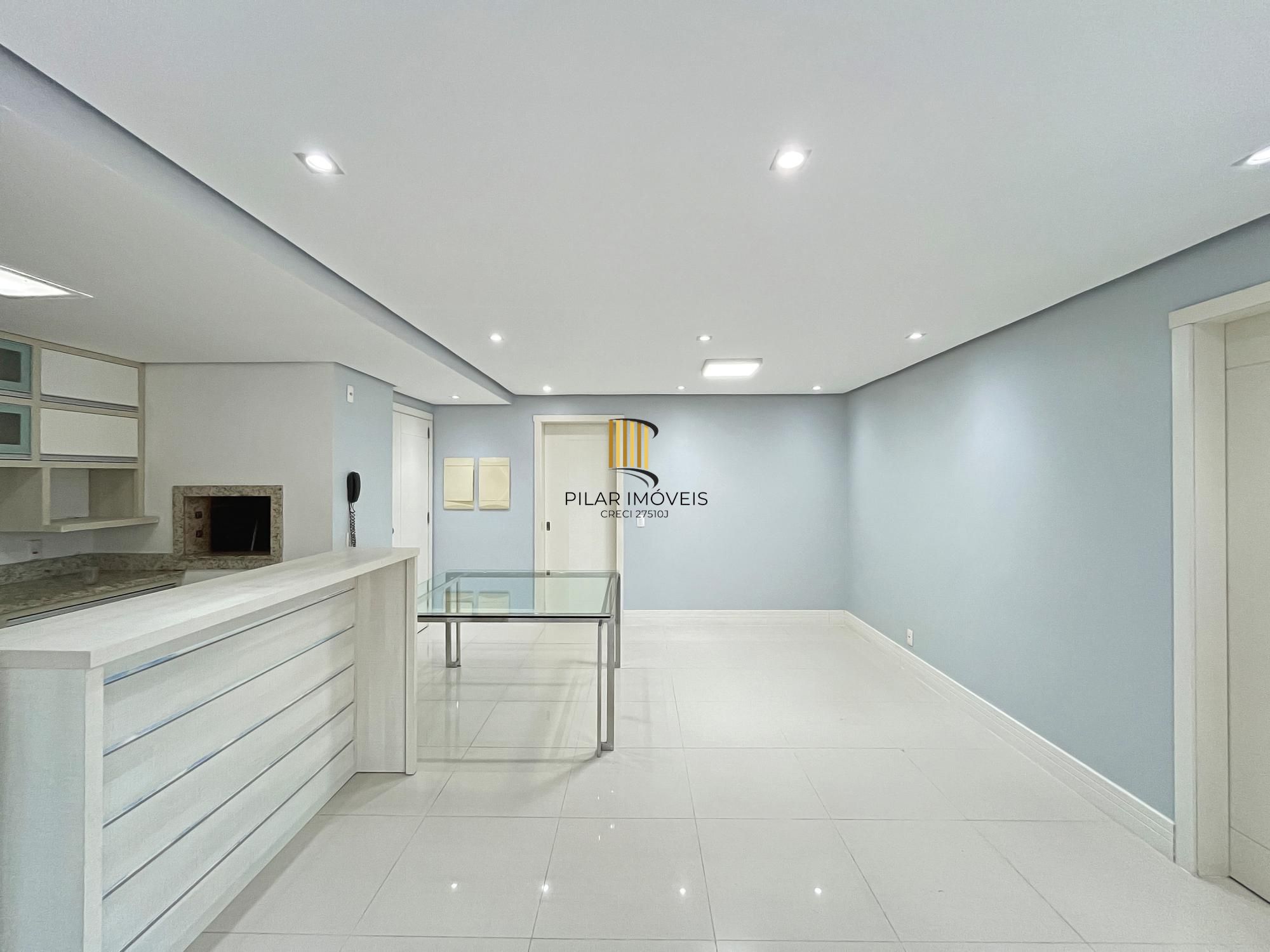 Excelente Apto com 102 m² de 3 dormitórios sendo um suíte com duas vagas no Menino Deus