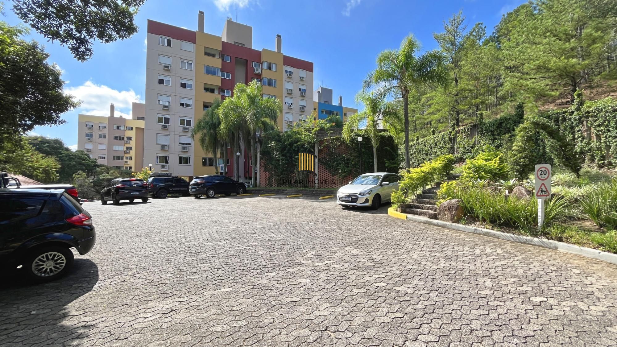 Apartamento 2D, sacada com churrasqueira, elevador e box escriturado