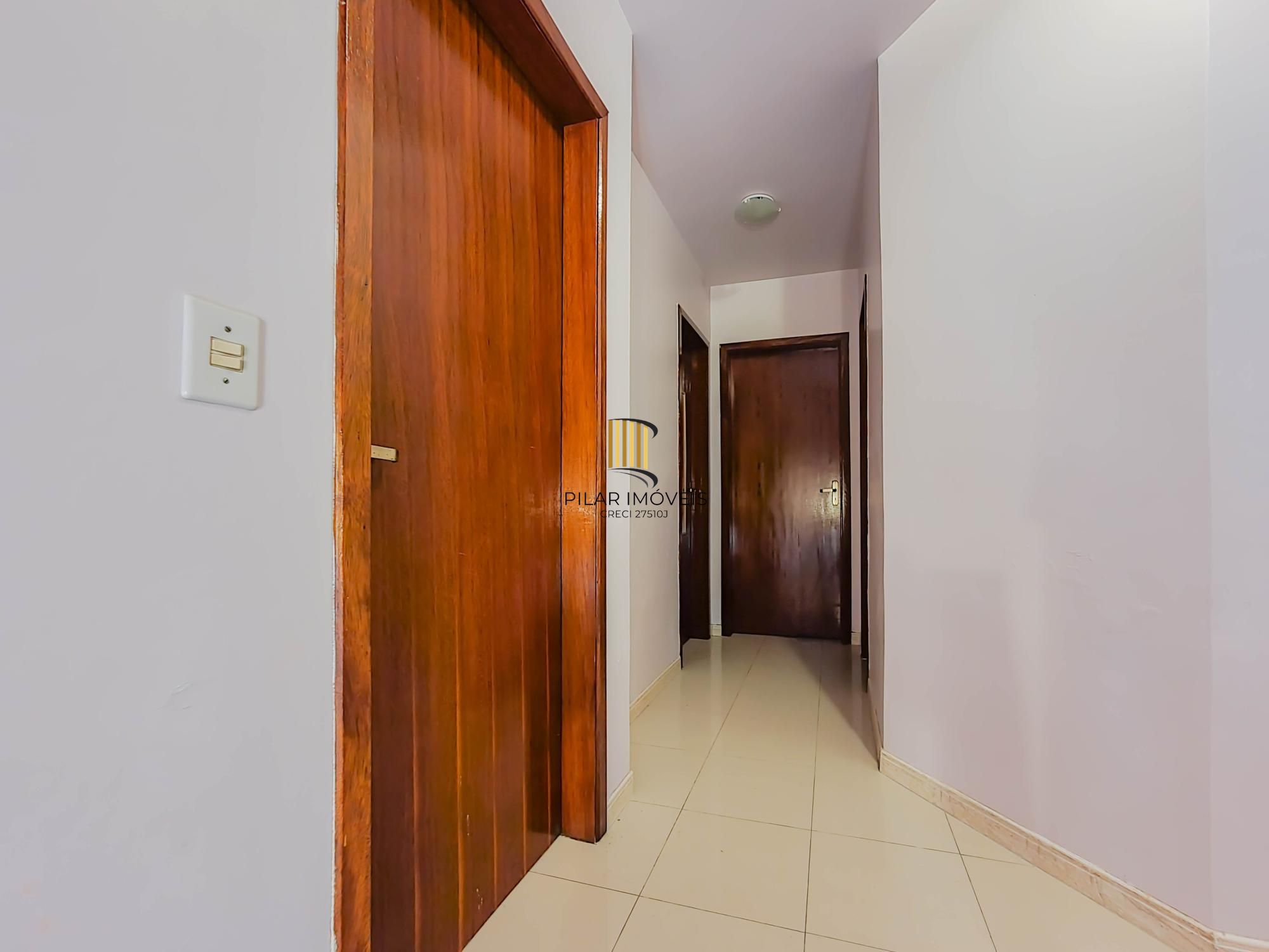 No bairro Serraria, casa em condomínio com 3 dormitórios