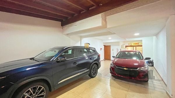 Casa 3 dormitórios no bairro Nonoai