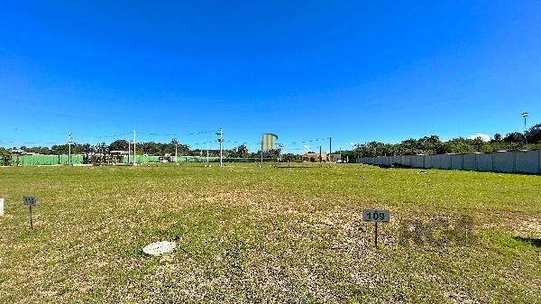 Casa Condominio em Porto Alegre, no bairro Hípica, com 3 dormitório(s), e 3 banheiros, à venda.