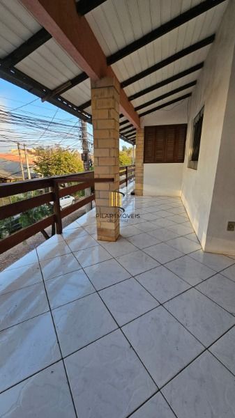 Casa em Porto Alegre, no bairro Hípica, à venda.