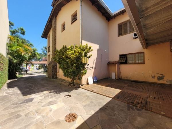 Casa 5 dormitórios no bairro Aberta dos Morros