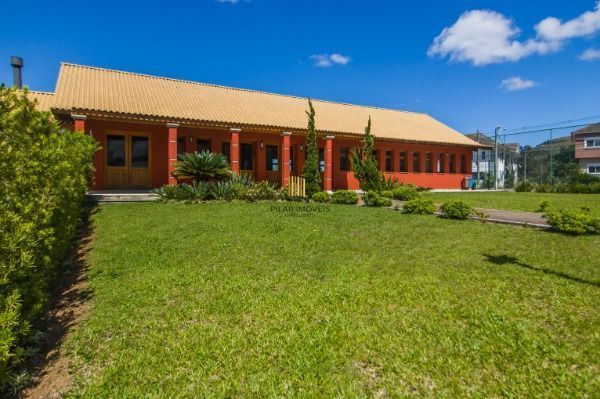 **Espetacular Casa de Condomínio com 3 suítes, Piscina com aquecimento**