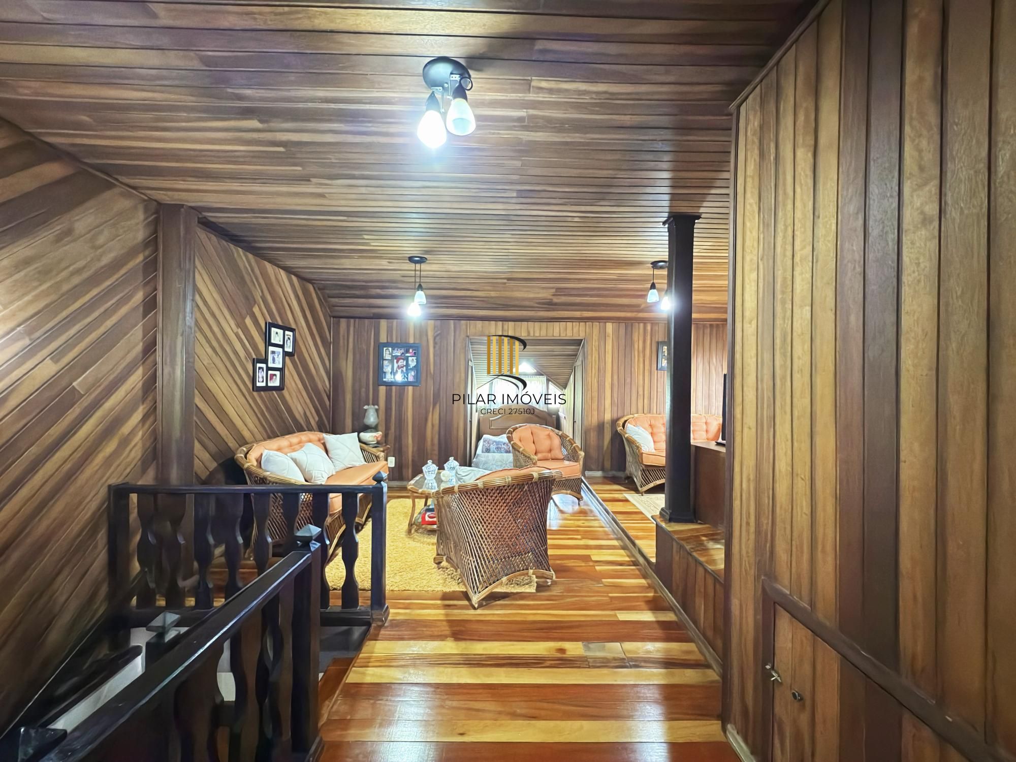 Excelente sobrado com 255 m² de área privativa 3 dormitórios com opção do 4 dormitórios