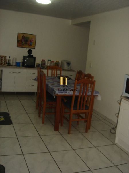 Casa para Venda - 500m², 4 dormitórios, sendo 1 suites, 1 vaga - Imperial Parque