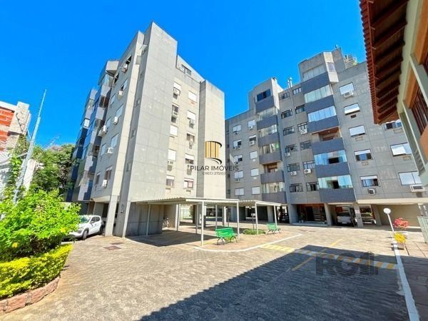 Apartamento 83m² - 3 dormitórios, 1 suíte, sacada e 1 vaga de garagem no bairro Camaquã