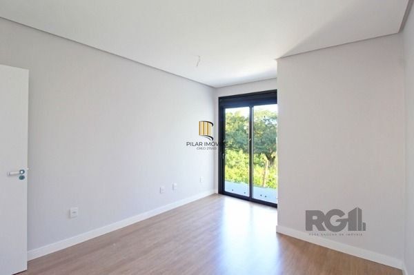 Casa Condominio em Porto Alegre, no bairro Ipanema, com 3 dormitório(s), à venda.