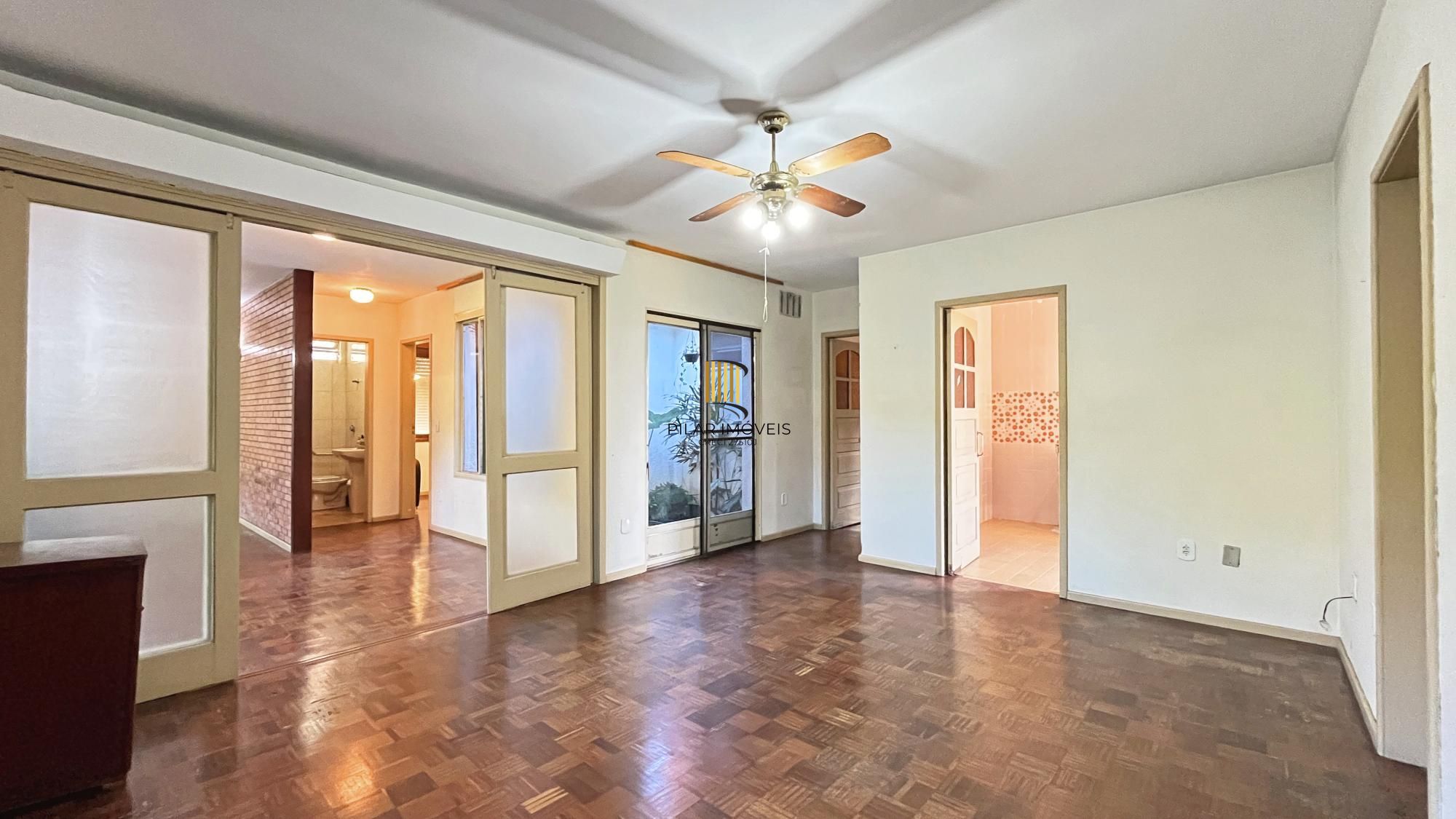 Casa 4 dormitórios no bairro Glória