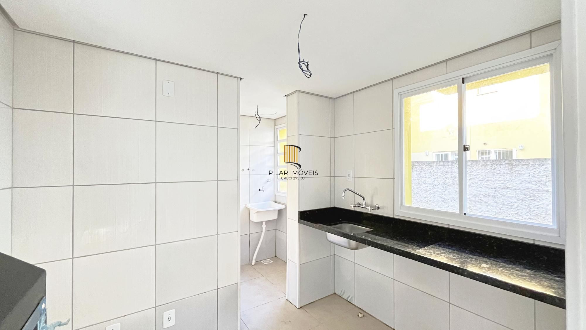 Residência 3 dormitórios sendo 1 suíte em condomínio fechado