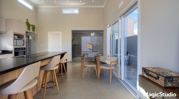 Casa 3 dormitórios no bairro Hípica