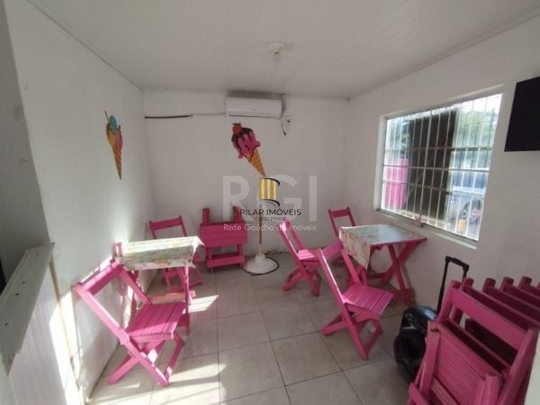 Casa em Porto Alegre, no bairro Belém Novo, com 5 dormitório(s), e 5 banheiros, à venda.