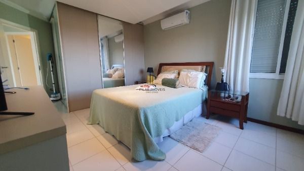 Casa em Porto Alegre, no bairro Espírito Santo, com 3 dormitório(s), e 3 banheiros, à venda.