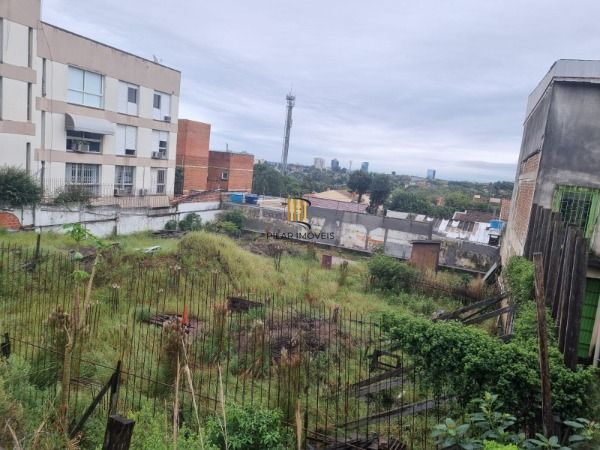 Terreno em Porto Alegre, no bairro Nonoai, à venda.