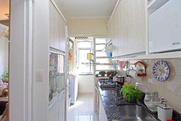 Apartamento em Porto Alegre, no bairro Vila Nova, com 2 dormitório(s), e 2 banheiros, à venda.