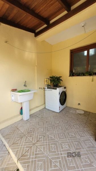 Casa Condominio em Porto Alegre, no bairro Hípica, com 2 dormitório(s), e 2 banheiros, à venda.
