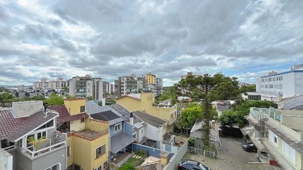 Casa de Condomínio 4 dormitórios no bairro Tristeza