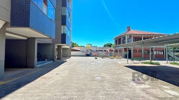 Apartamento 83m² - 3 dormitórios, 1 suíte, sacada e 1 vaga de garagem no bairro Camaquã