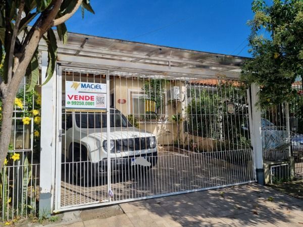 Casa em Porto Alegre, no bairro Hípica, com 2 dormitório(s), e 2 banheiros, à venda. - Pilar Imóveis