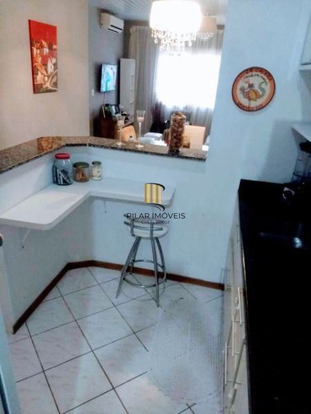 Casa em Porto Alegre, no bairro Hípica, com 3 dormitório(s), e 3 banheiros, à venda.