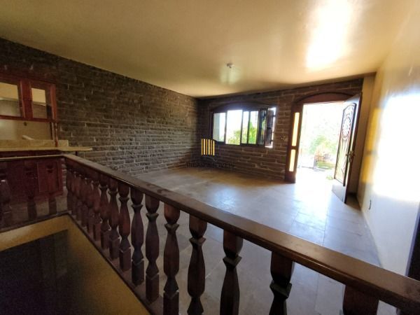 Casa em Santa Maria, no bairro São José, com 4 dormitório(s), e 4 banheiros, à venda.