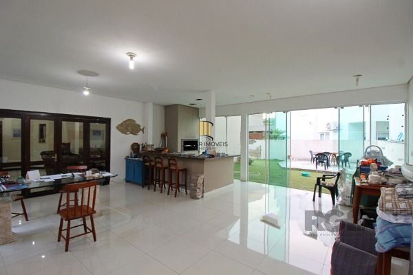 Casa Condominio para Venda - 137m², 3 dormitórios, sendo 1 suites, 3 vagas - Hípica