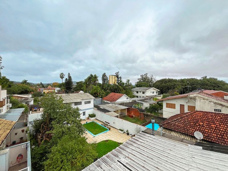 Casa 3 dormitórios no bairro Ipanema