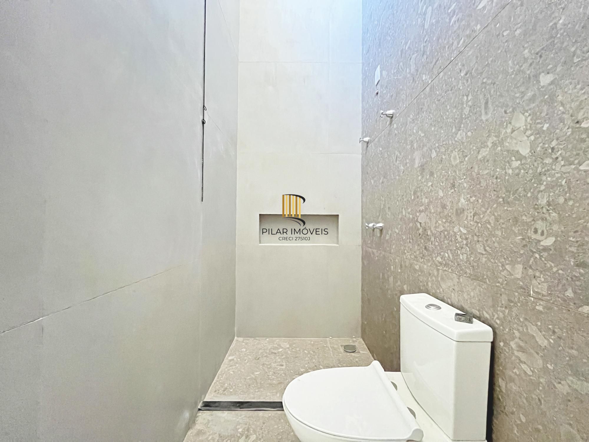 Casa em Porto Alegre, no bairro Hípica, com 3 dormitório(s), e 3 banheiros, à venda.
