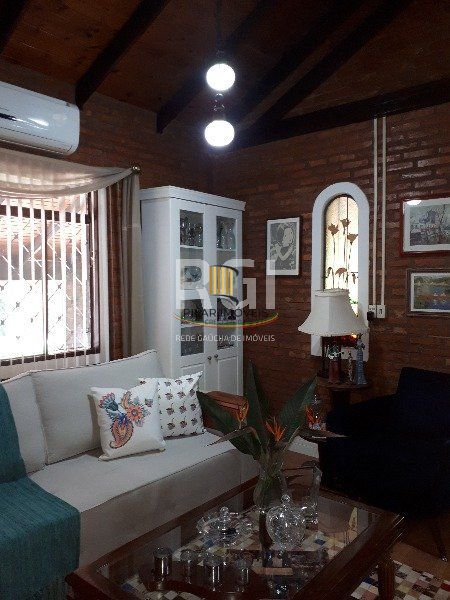 Sítio para Venda - 364m², 3 dormitórios, sendo 1 suites, 2 vagas - São Caetano